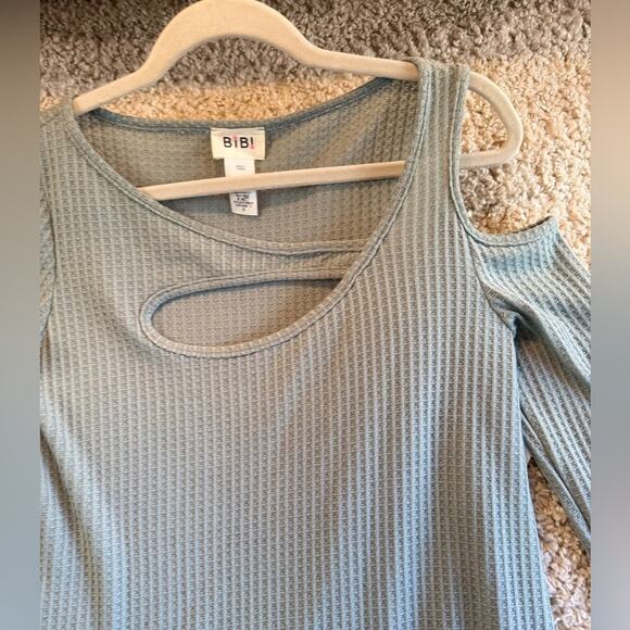 Cold Shoulder Waffle Thermal Top - Long Sleeve Sage | Small NWT - Picture 3 of 5